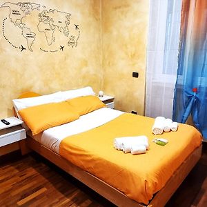 Kleine Kamer met een King Size Bed